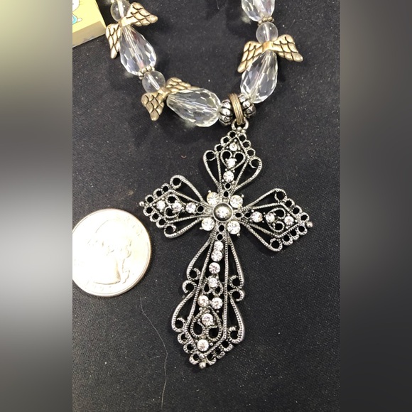 STUNNING hand strung crystal angels and cross necklace. - Picture 2 of 4